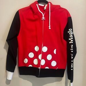 🩷Disneyland employee exclusive Minnie Mouse sweatshirt NWT Red Black Polka Dots